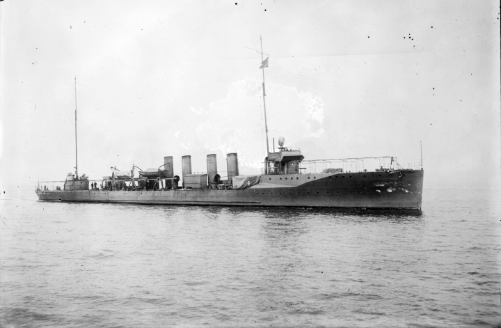 A typical US Navy destroyer during WWI (USS Wainwright)